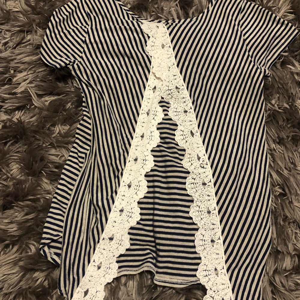 Lacy open back blue stripped daytrip top